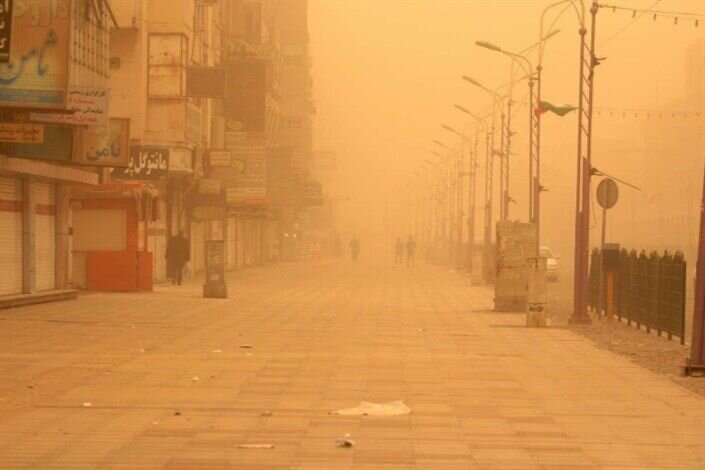 بحران گرد و غبار اصفهان را فرا گرفت | شهروندان از تردد غیرضروری خودداری کنند
