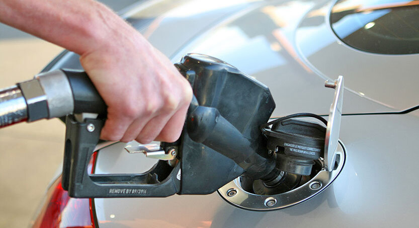 واکنش به زمزمه‌های سهمیه بندی و افزایش قیمت بنزین