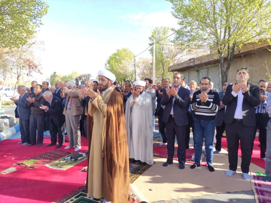 برگزاری نماز باشکوه عید سعید فطر با حضور حداکثری مردم مومن و روزه دار شهروزوان